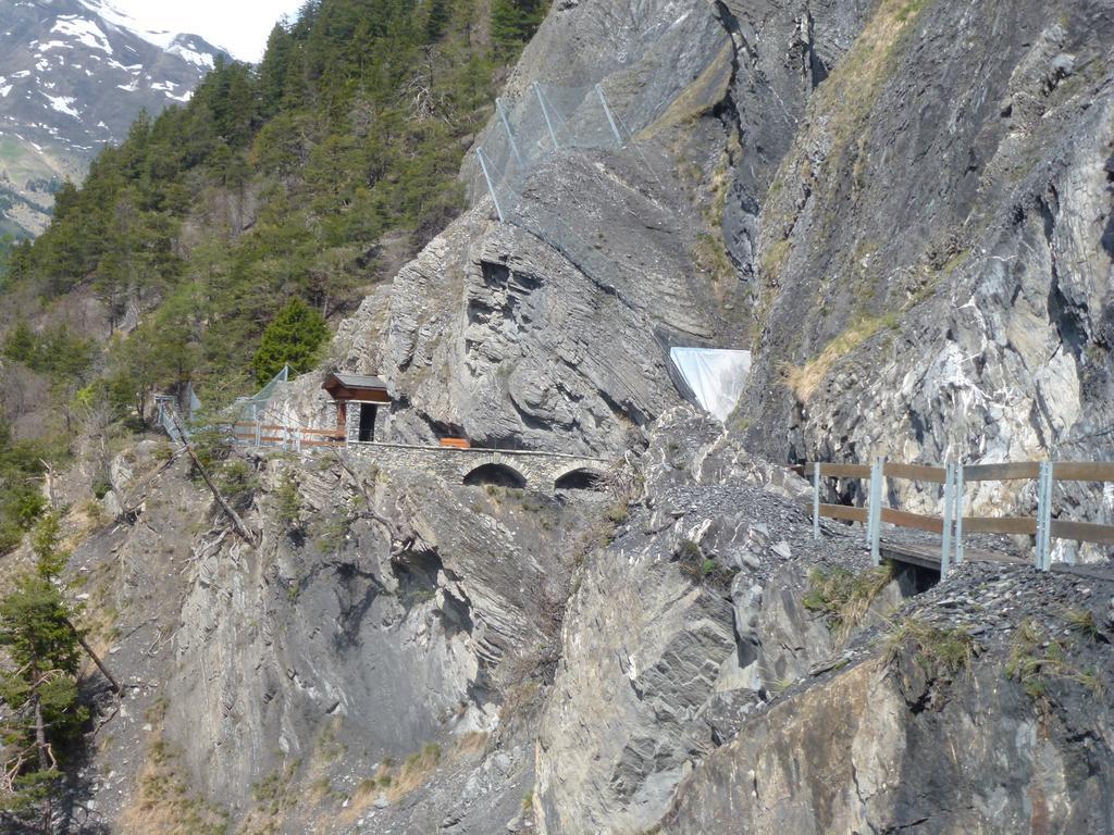 Bnb Valais - By La Sittelle Grimisuat エクステリア 写真